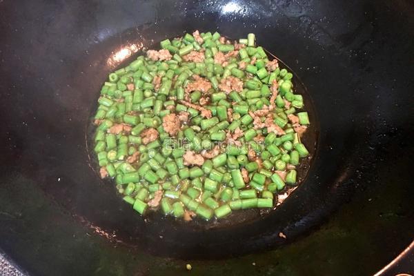 肉末豆角的做法图解7
