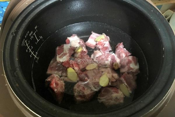 冬瓜排骨汤的做法图解2