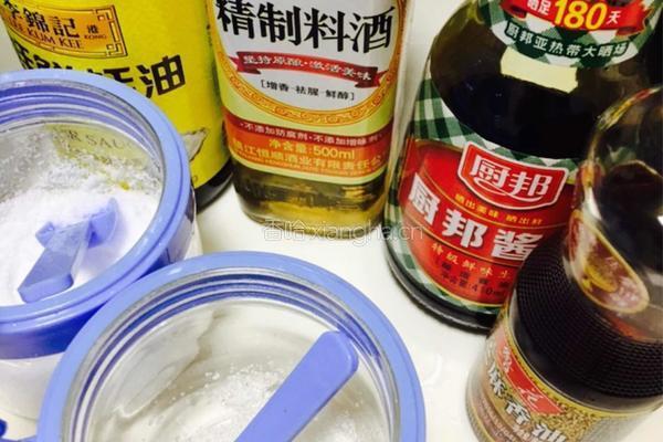 葱香花肉炒银芽的做法图解2