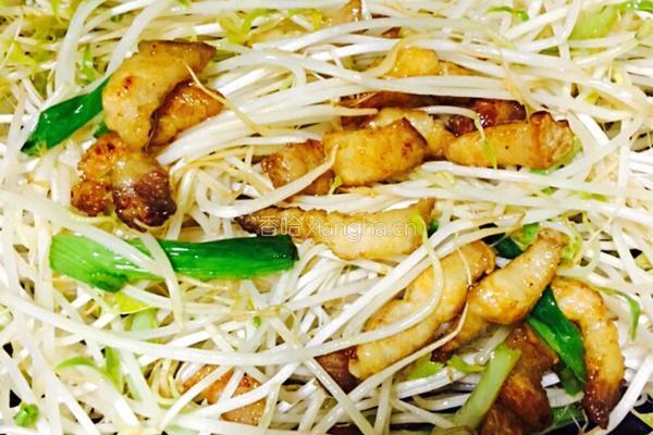 葱香花肉炒银芽的做法图解7