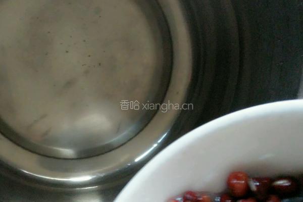 红豆花生黑米粥的做法图解4