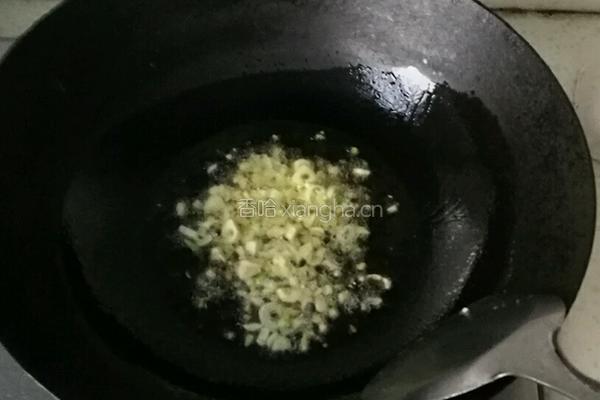 胡萝卜炒西兰花的做法图解3