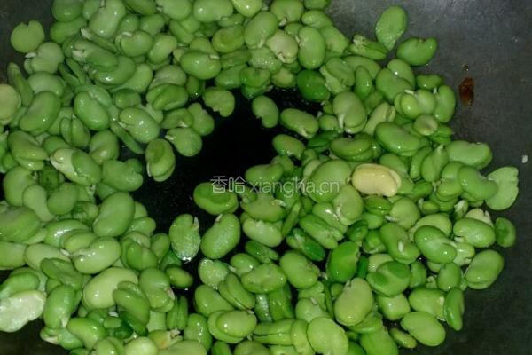 番茄炒蚕豆米的做法图解4