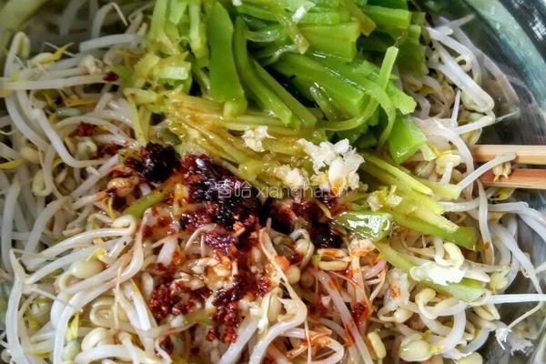 莴笋拌绿豆芽的做法图解2