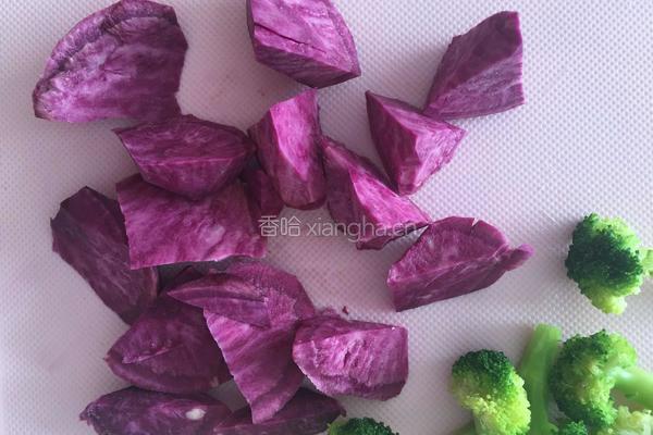 西兰花紫薯泥辅食的做法图解2