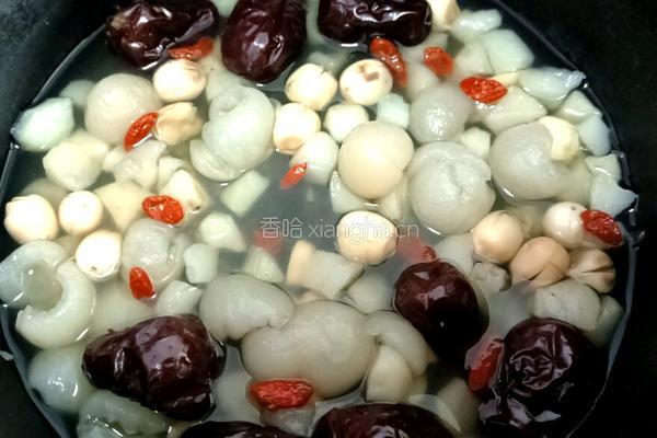 马蹄桂圆莲子羹的做法图解8