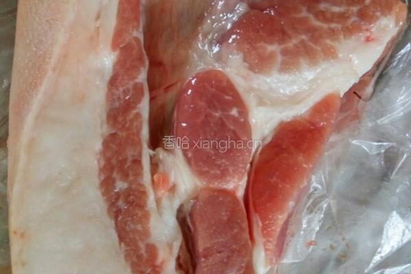 瘦肉炒荷兰豆的做法图解1