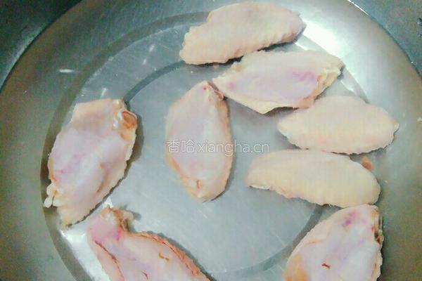粉蒸乳汁鸡翅的做法图解1