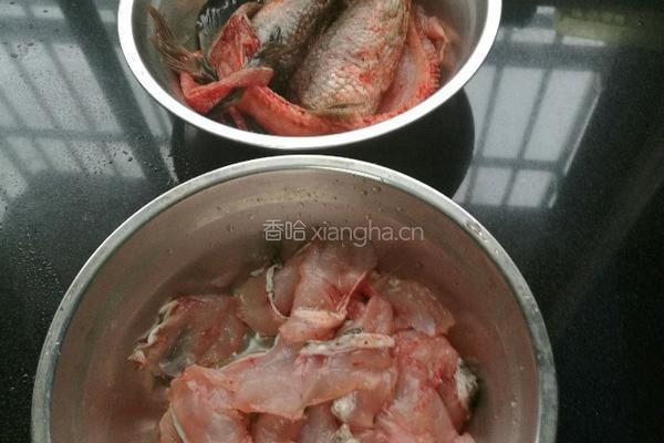 芝麻黑鱼片的做法图解1