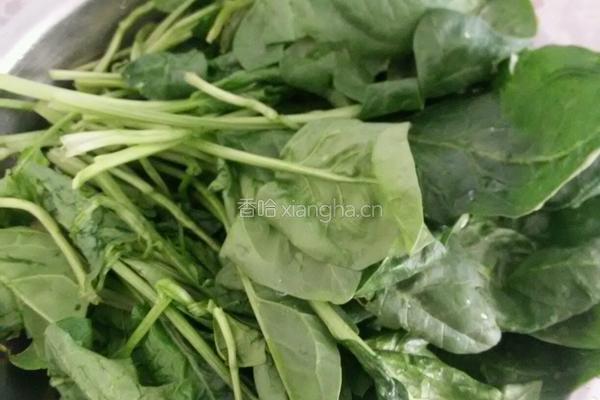 菠菜木耳鸡蛋水饺的做法图解1