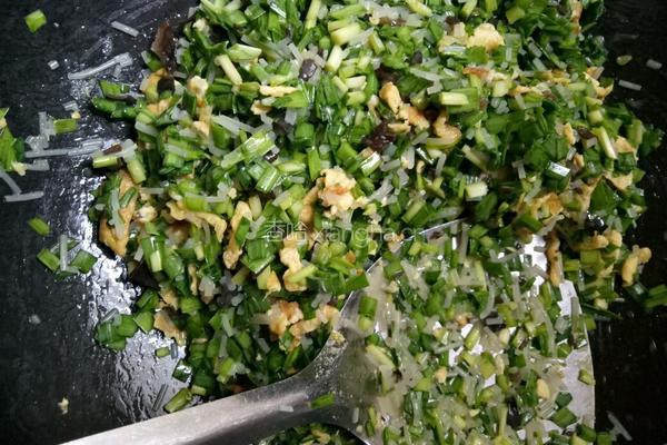 韭菜鸡蛋素馅饺的做法图解5