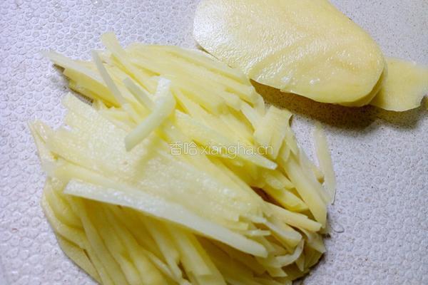 土豆鸡蛋饼的做法图解1