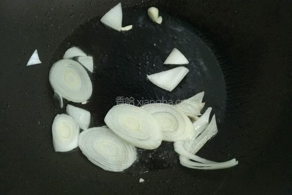 火腿肠炒黄瓜的做法图解3