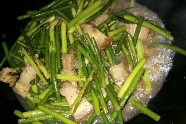 蒜苔炒烧肉的做法图解6