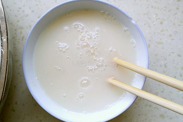 猪肉豆角包子的做法图解1
