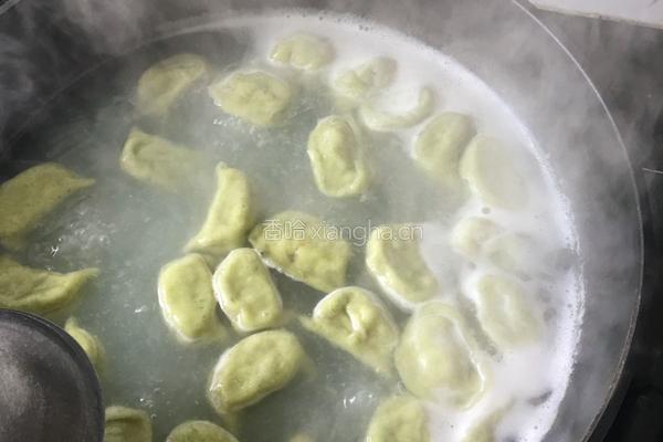 猪肉红萝卜绿饺子的做法图解7