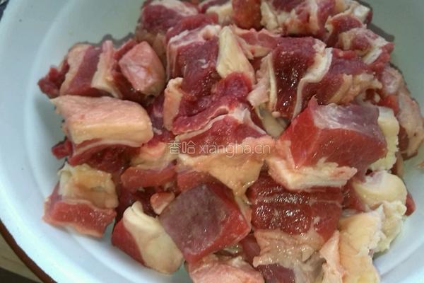 牛腩烧土豆的做法图解1