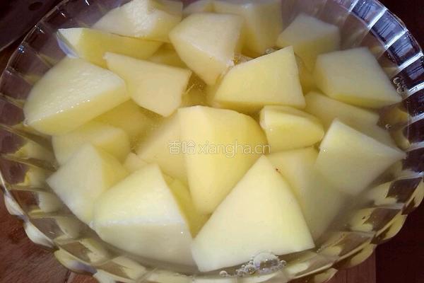 牛腩烧土豆的做法图解2