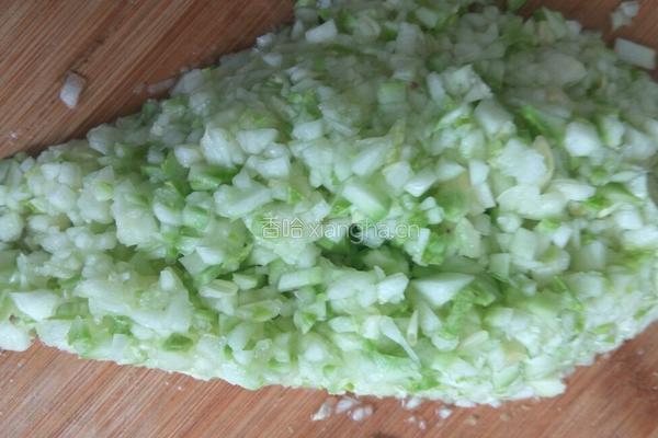 鸡蛋西葫芦洋葱……饺子馅(鲜香型)的做法图解5