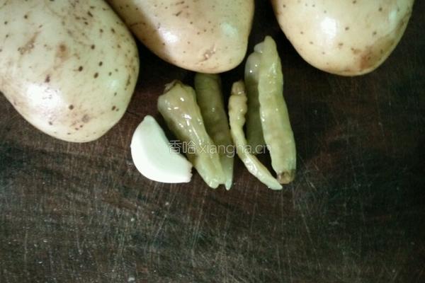 香辣土豆丝的做法图解1