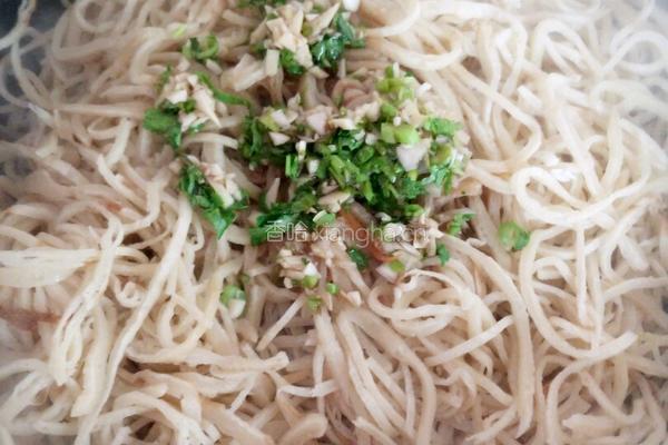 豆芽肉丝焖饼的做法图解7
