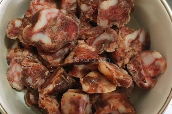 腊肠炒蒜苗的做法图解4