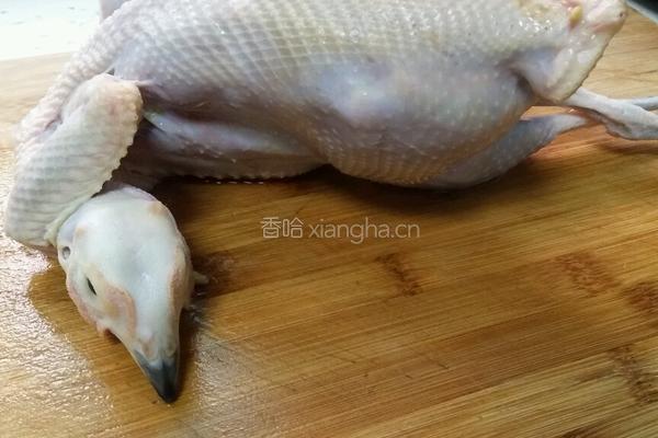 青笋烧野鸡的做法图解1