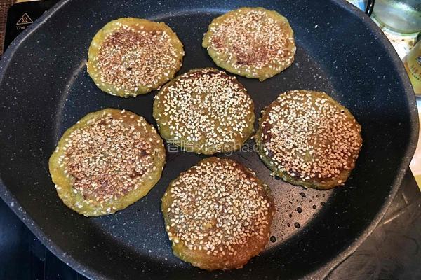 芝麻红薯饼的做法图解8