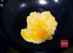 胡萝卜黄瓜蛋炒饭的做法图解3
