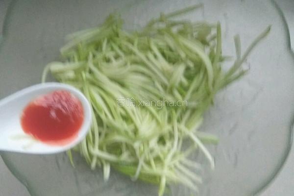 糖醋番茄汁拌西葫芦的做法图解4