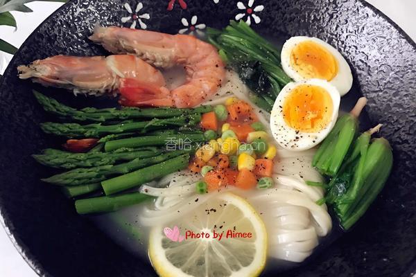 高汤鲜虾蔬菜面的做法图解4
