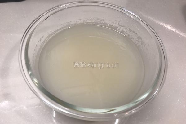 高汤鲜虾蔬菜面的做法图解1