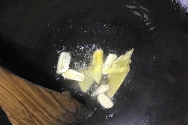 家烧黄鱼的做法图解2