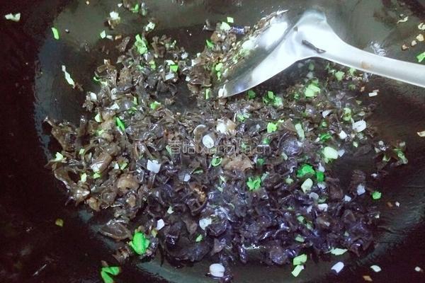 韭菜鸡蛋饺子馅的做法图解10