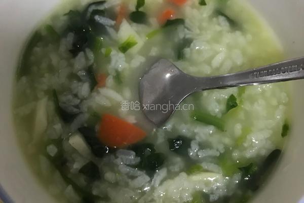 胡萝卜山药菠菜粥的做法图解3