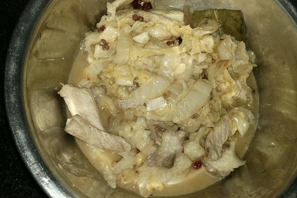 酸白菜炖白肉的做法图解10