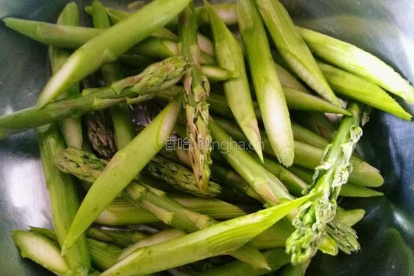 清炒芦笋虾仁的做法图解4