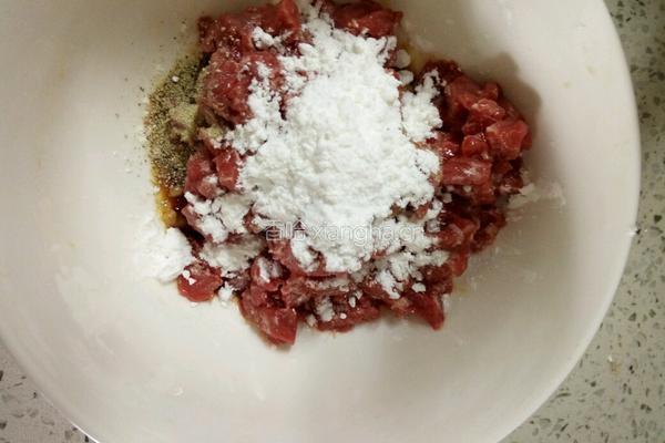 牛肉配豌豆的做法图解3