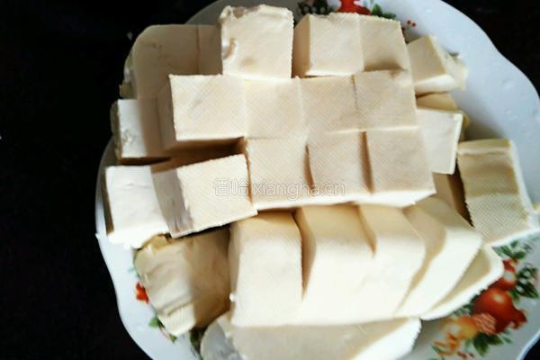 酱汁泼豆腐的做法图解3