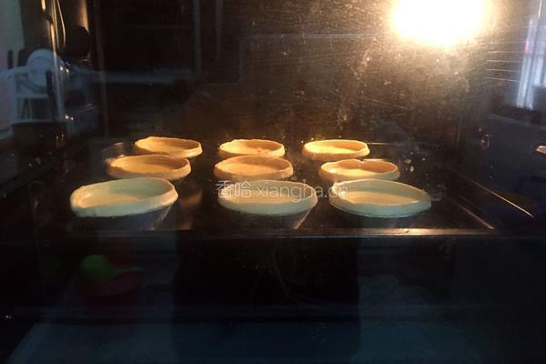 炼乳蛋挞的做法图解7