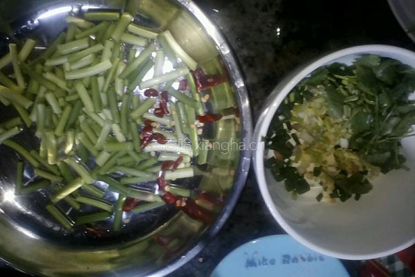 蒜苔炒豆腐丝的做法图解3