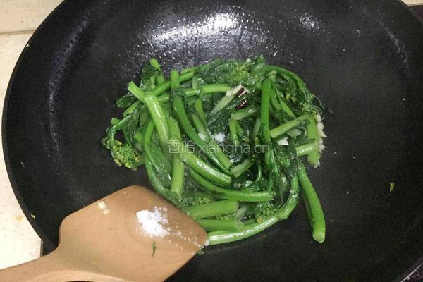 素炒菜花的做法图解6