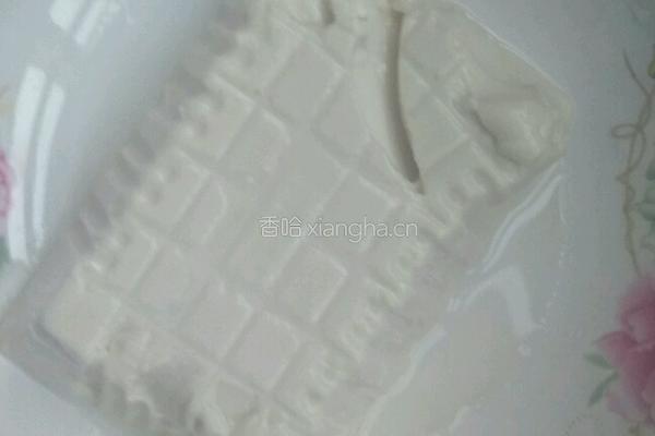 杏仁拌豆腐的做法图解2