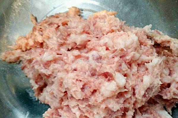 莲菜猪肉饺子馅的做法图解3