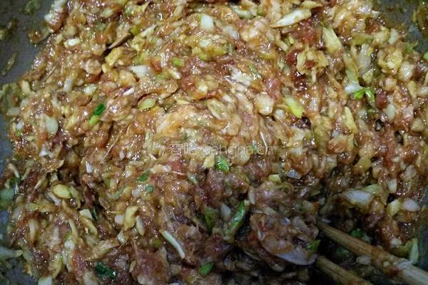 莲菜猪肉饺子馅的做法图解9