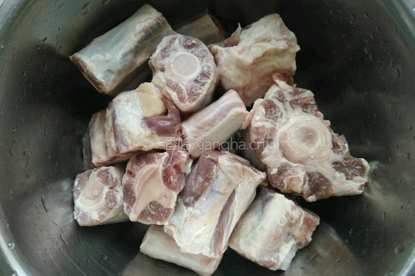 酱牛骨的做法图解1