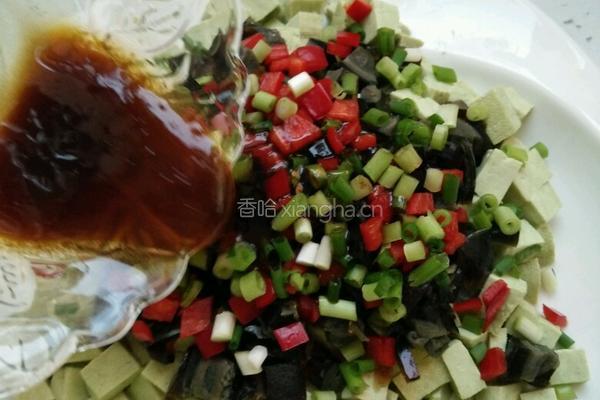 皮蛋拌豆腐的做法图解6