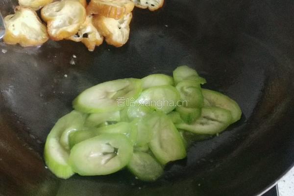 老油条戏嫩丝瓜的做法图解8
