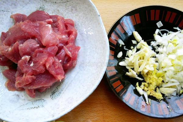 肉片炒儿菜的做法图解2