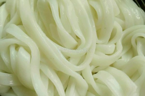 鸡蛋炒河粉的做法图解1